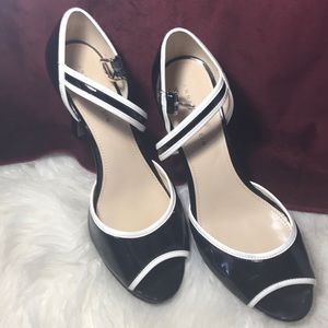 Anne Klein black and white heels. Size 9.5